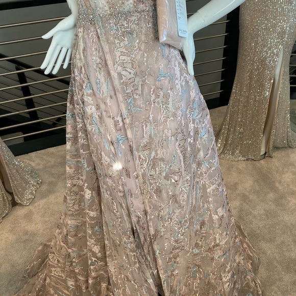 New elegant long dress/gown - Picture 16 of 17